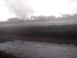 Angin Puting Beliung Terjang Lanrisang Pinrang, Puluhan Rumah dan Sekolah Rusak