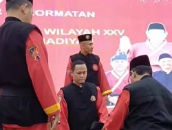 Upacara Penuh Khidmat: Penyerahan dan Pemasangan Rompi serta Sabuk Pendekar Kehormatan Tapak Suci Pimwil Riau