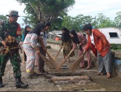 Di Bawah Terik Mattirotasi, TNI dan Rakyat Bersatu Menjaga Wajah Pesisir Parepare