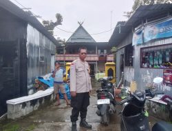 Bhabinkamtibmas Desa Kabba Gelar Door to Door System, Ajak Pedagang Waspada Kejahatan