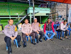 Kapolsek Minasate’ne Bersama  Personilnya Melayat Kerumah Warga Yang  Meninggal dunia Perkut Hubungan Dengan Masyarakat