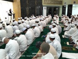 Jumat Terakhir Bulan Suci Ramadan, Walikota Parepare Safari Shalat Subuh Berjemaah Majelis Syuhada di Masjid Terapung BJ Habibie Penuh Sesak