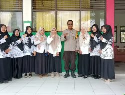 Aipda Muhammading Sambang SD Negeri 22 Soreang Pererat  Silaturahmi  Dengan Guru dan Murid