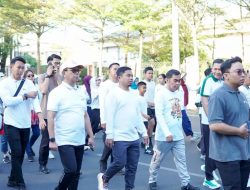 Semarak HUT PKK dan Dekranas, Wali Kota Parepare Hadiri Jalan Sehat di Makassar