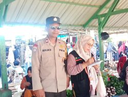 Bhabinkamtibmas Desa Kabba Dampingi  Sensus  Ekonomi di Pasar Tanete, Imbapi Pedagang dan Pengunjung  Waspadai  Uang Palsu