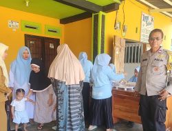 Bhabinkamtibmas Desa Kabba Dampingi Pelayanan Posyandu Mekar Sari, Pastikan Gizi Balita Terjaga