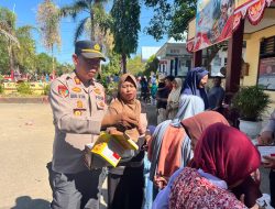 Polsek Minasatene Bersinergi dengan Komunitas Kurir Langit Berbagi Cemilan dan Minuman Gratis dalam Semarak HUT ke-81 Kemerdekaan RI