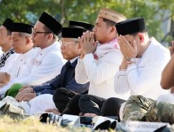 Bersama Ribuan Warga, Tasming – Hermanto  Gelar Shalat Istisqa  di Tengah Kemarau
