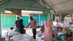 Bhabinkamtibmas Desa kabba Gatur Pagi dan patroli dialogis di pasar Tanete, Jaga ketertiban Wujudkan Rasa Aman masyarakat