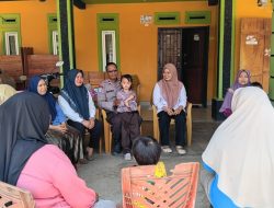 Bhabinkamtibmas Desa Kabba  Dampingi  Giat Kelas Balita di  Posyandu Mekar Sari