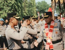 Sambut Kapolda Sulsel Baru, Kapolres Parepare Hadiri Prosesi Adat di Mapolda Sulsel