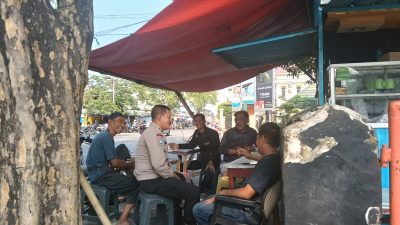 Warung Kopi Jadi Pos Kamtibmas, Cara Bhabinkamtibmas Polres Parepare Rangkul Warga
