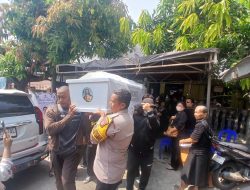 Momen Bhabinkamtibmas Parepare Bantu Angkat Peti Jenazah, Wujud Gotong Royong di Tengah Duka