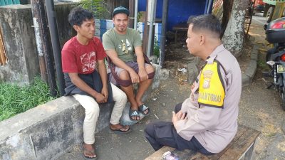 Jaga Kamtibmas di Jl Bau Massepe, Bhabinkamtibmas Lumpue Parepare Gelar Patroli dan Sambang Warga